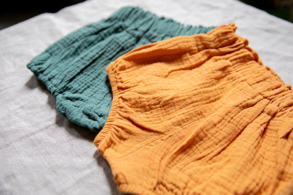 pants
color : green . orange
size : 70~80